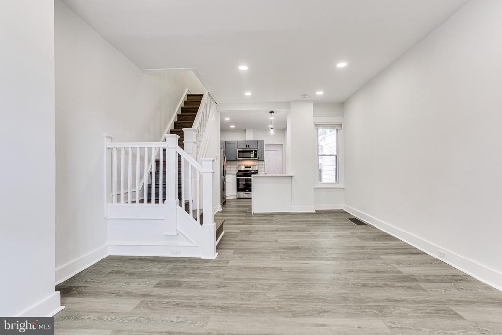 5714 TULIP STREET