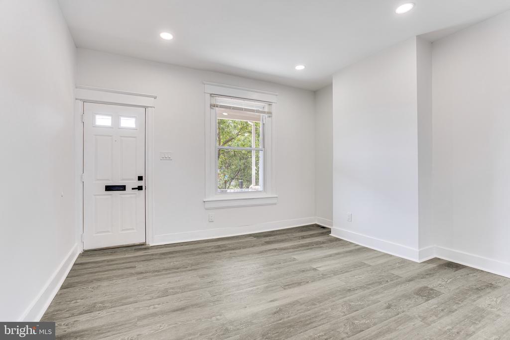 5714 TULIP STREET