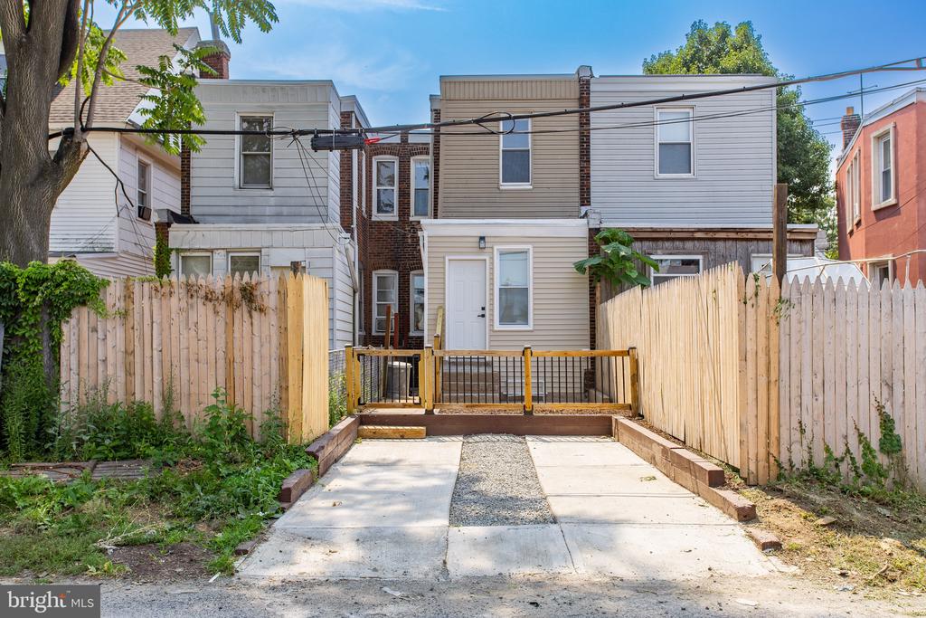 5714 TULIP STREET