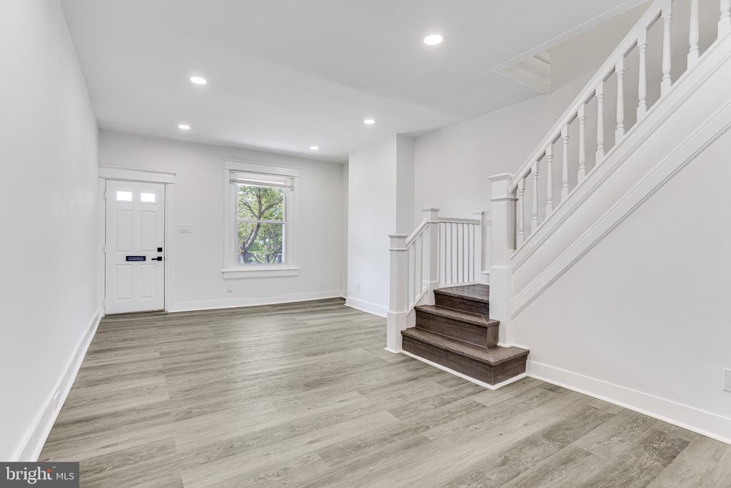 5714 TULIP STREET