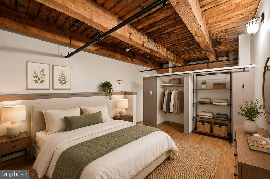 1010 RACE STREET Unit: 2E