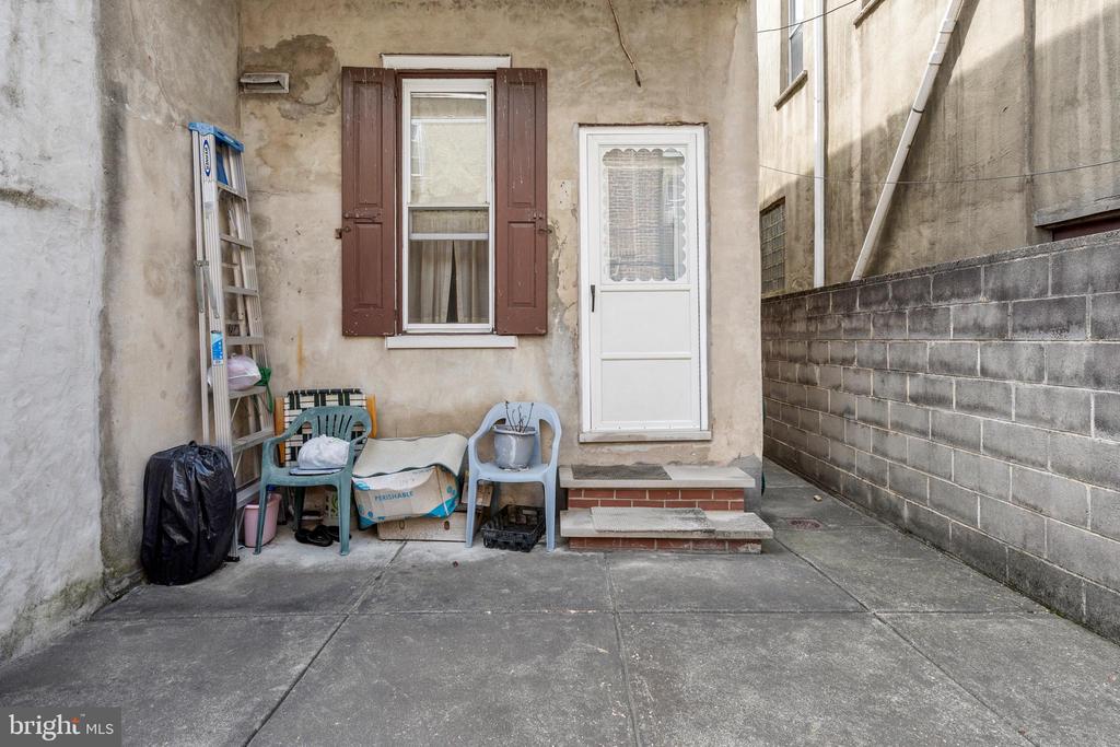1147 SNYDER AVENUE