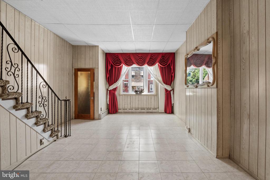 1147 SNYDER AVENUE