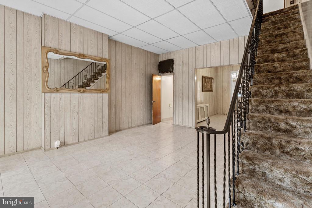 1147 SNYDER AVENUE