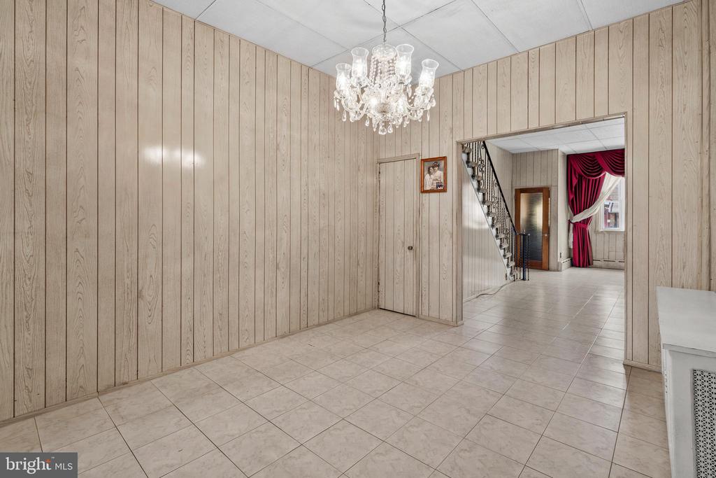 1147 SNYDER AVENUE