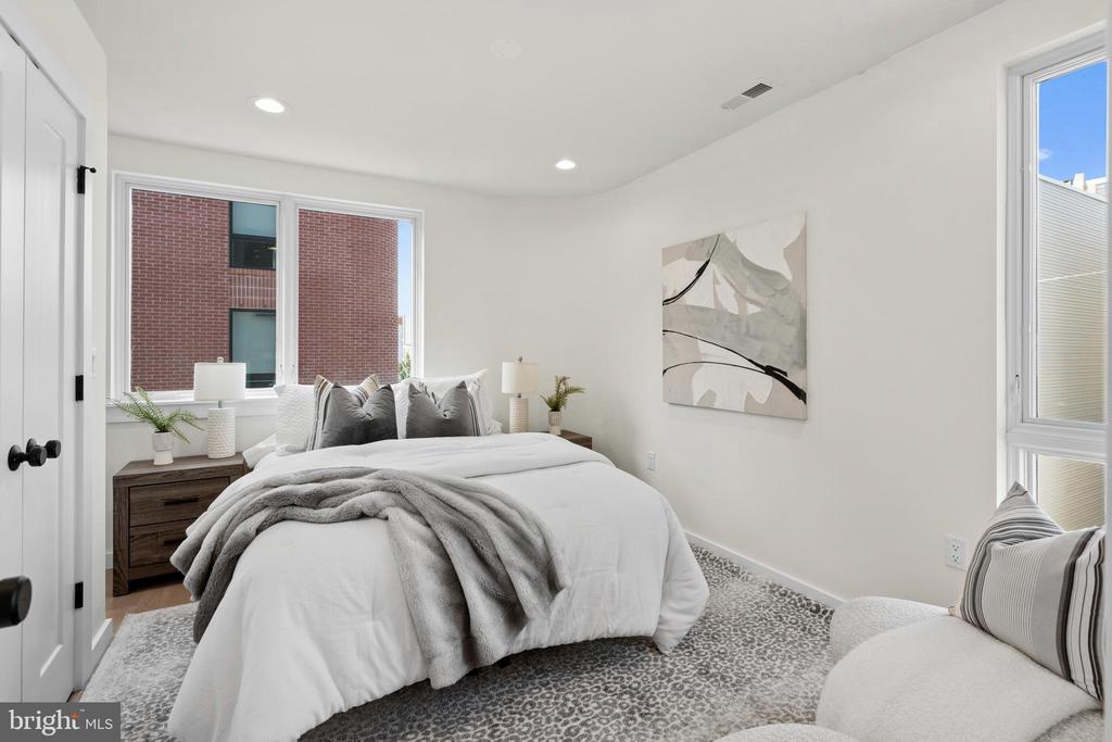 616 BRENNA WALK