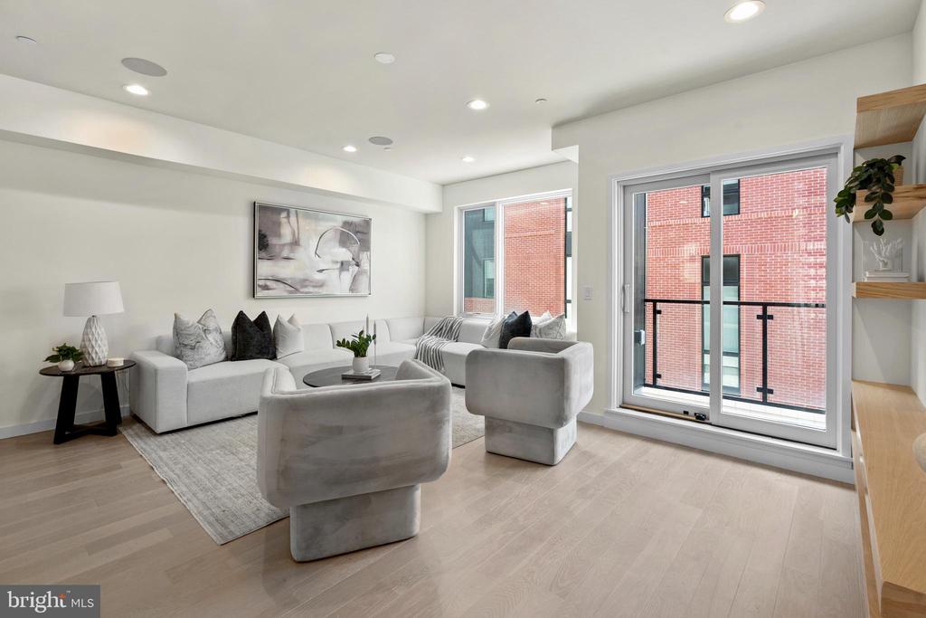 616 BRENNA WALK