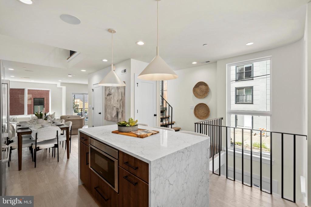 616 BRENNA WALK