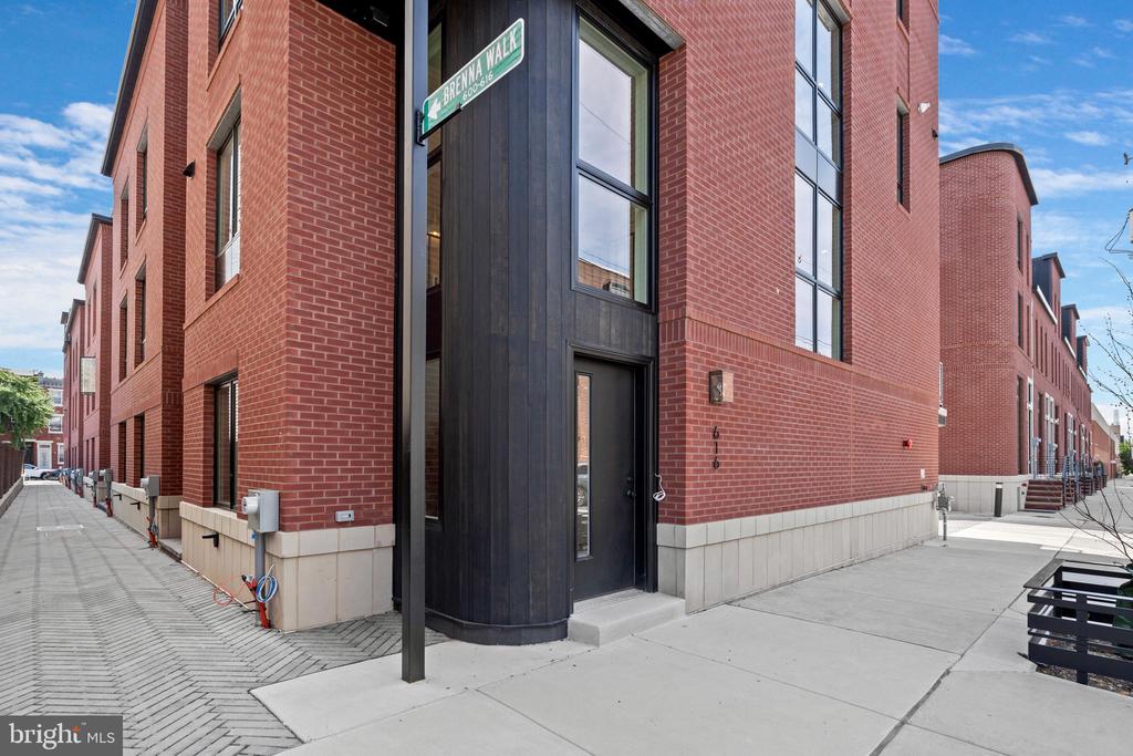 616 BRENNA WALK
