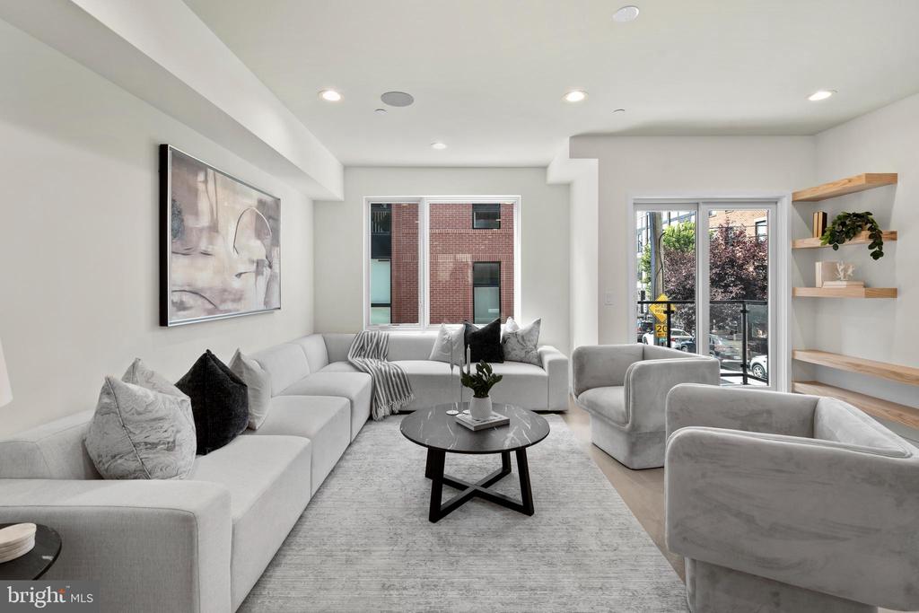 616 BRENNA WALK
