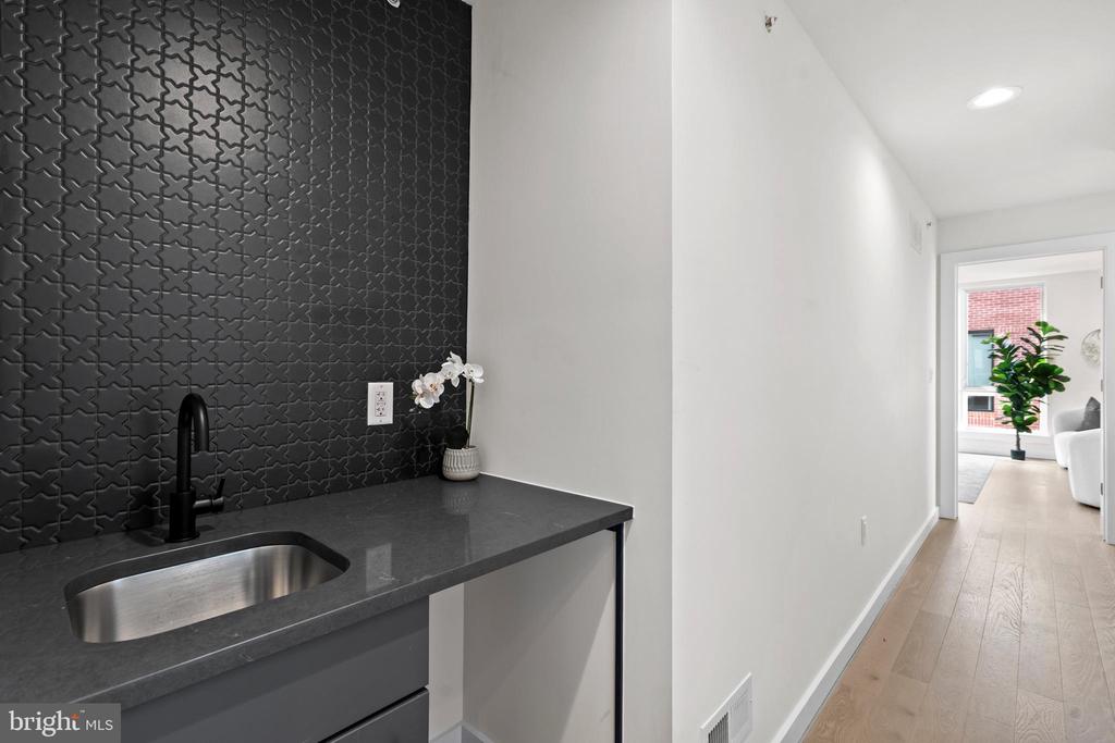 616 BRENNA WALK