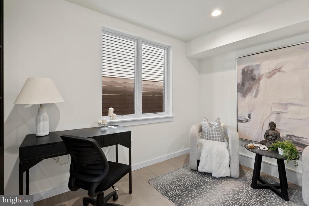 616 BRENNA WALK