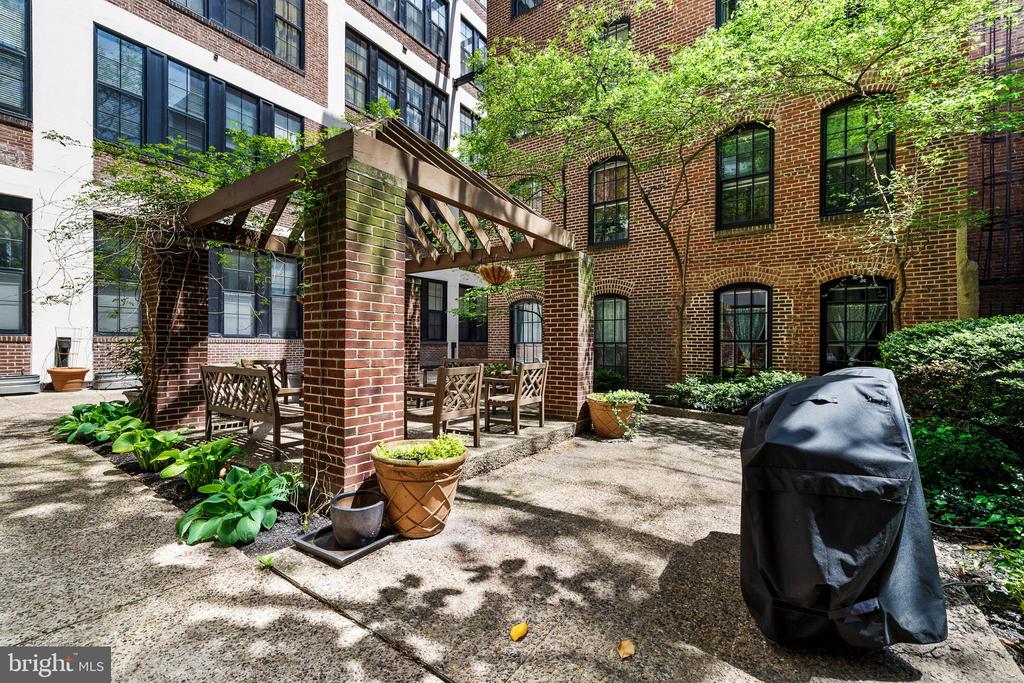 315 NEW STREET Unit: 517