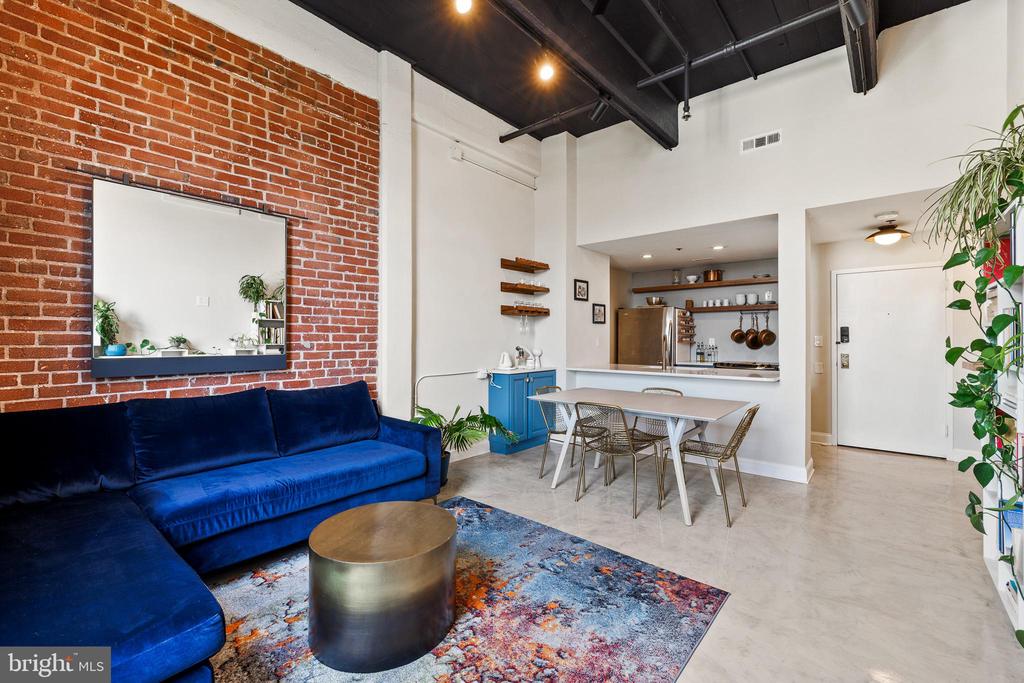 315 NEW STREET Unit: 517