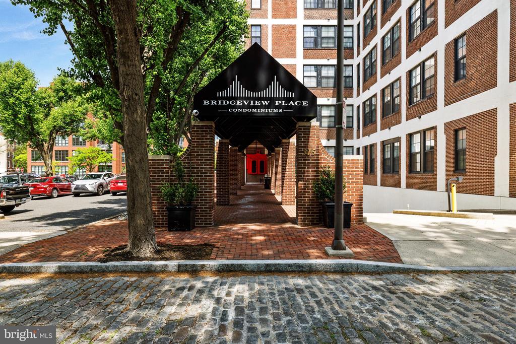 315 NEW STREET Unit: 517