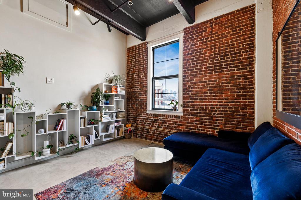315 NEW STREET Unit: 517