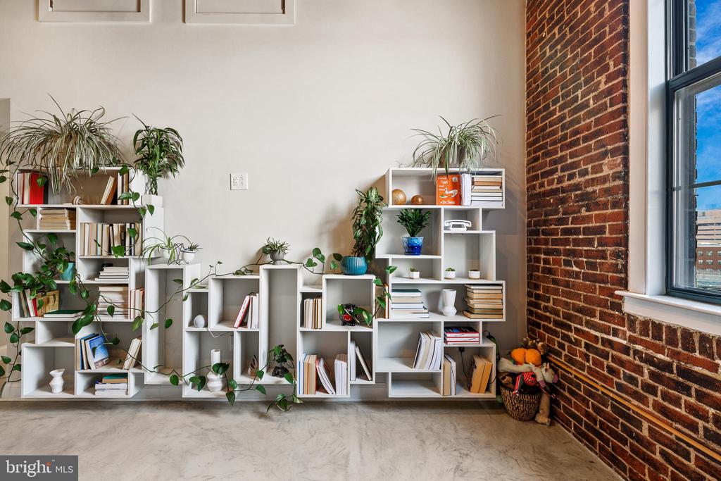 315 NEW STREET Unit: 517