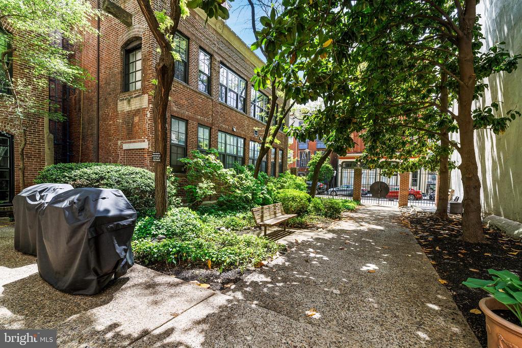 315 NEW STREET Unit: 517