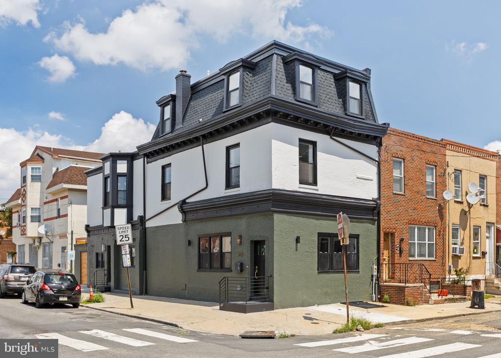 643 MOORE STREET