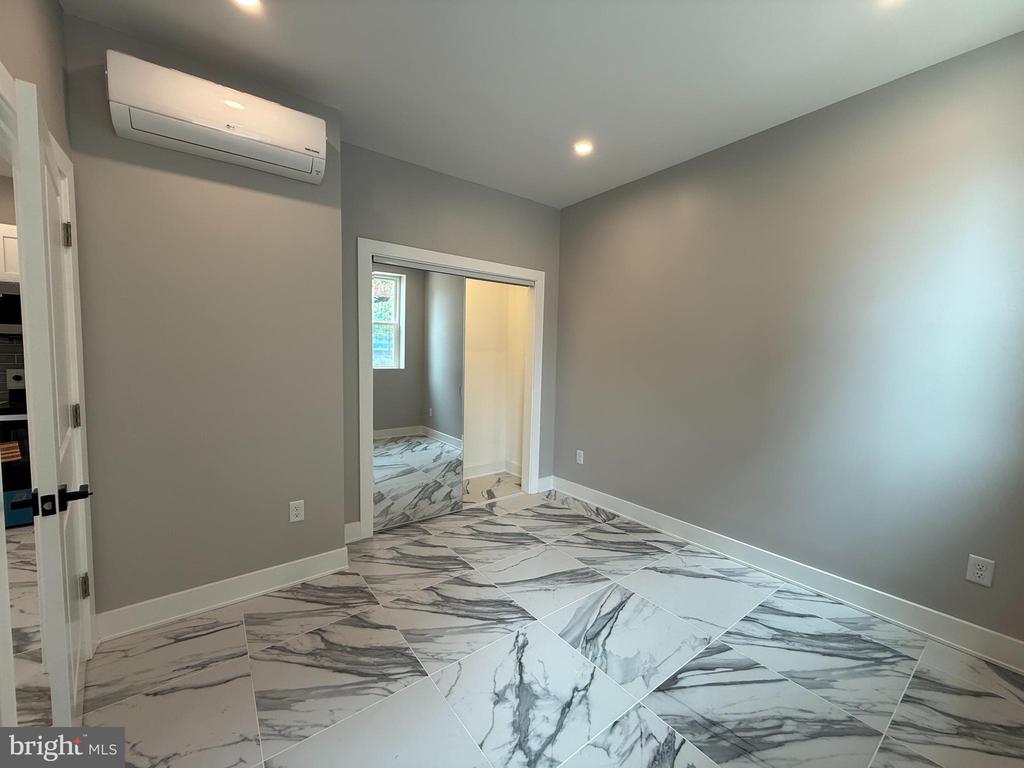2623 POPLAR STREET Unit: 1