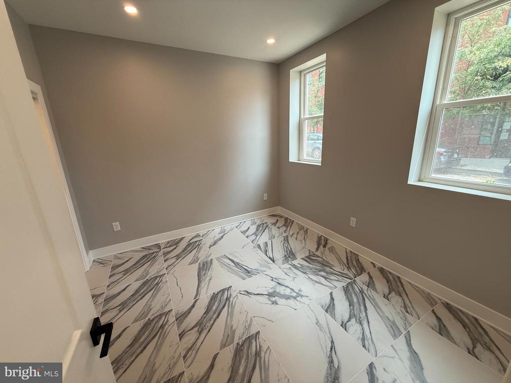 2623 POPLAR STREET Unit: 1