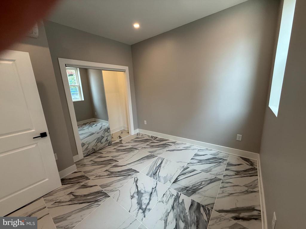 2623 POPLAR STREET Unit: 1