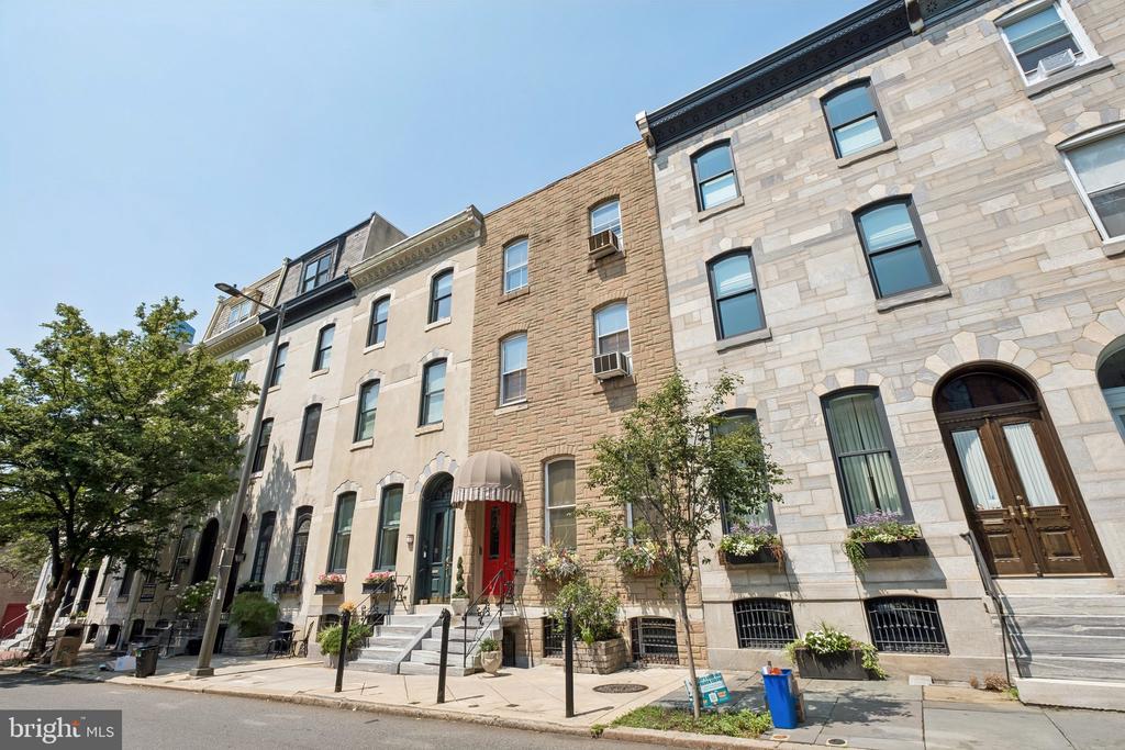 2217 LOCUST STREET