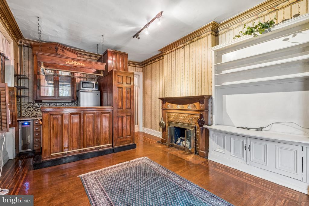 2217 LOCUST STREET