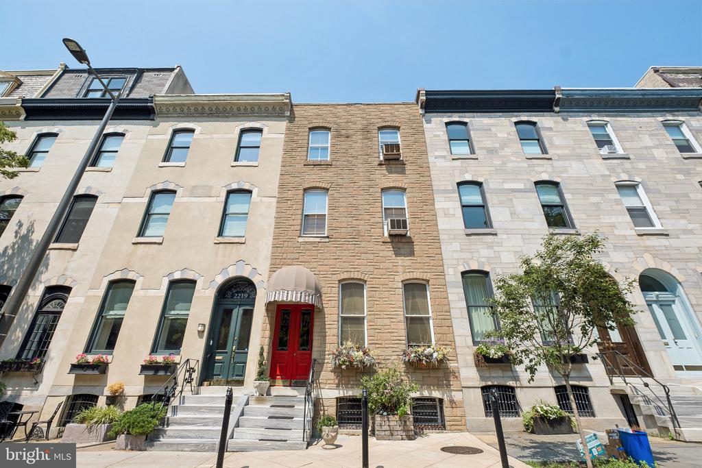 2217 LOCUST STREET