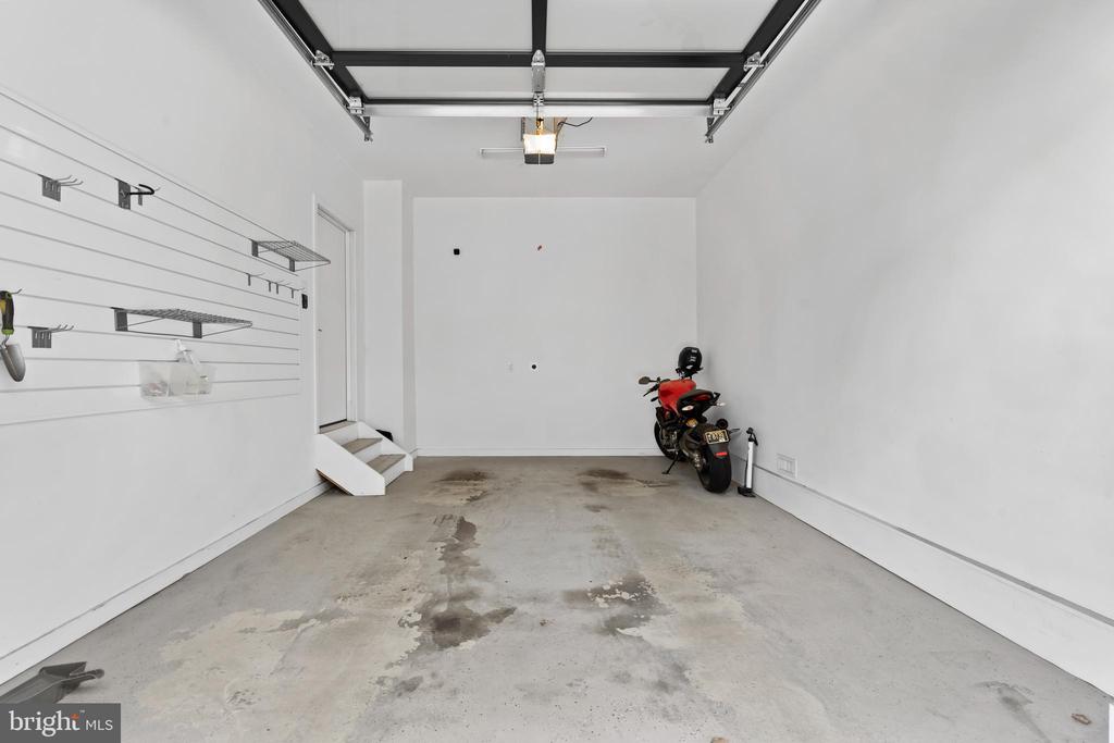 412 MOYER STREET Unit: 11
