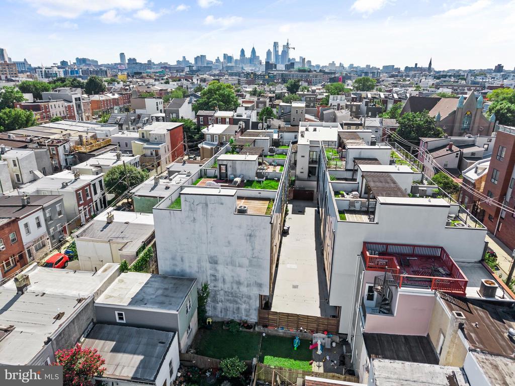 412 MOYER STREET Unit: 11