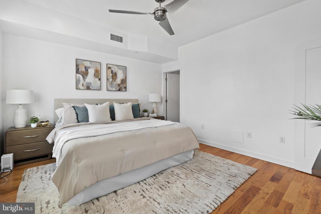 412 MOYER STREET Unit: 11