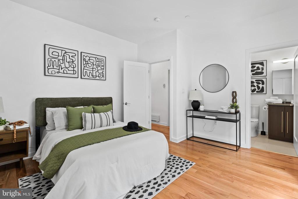 412 MOYER STREET Unit: 11