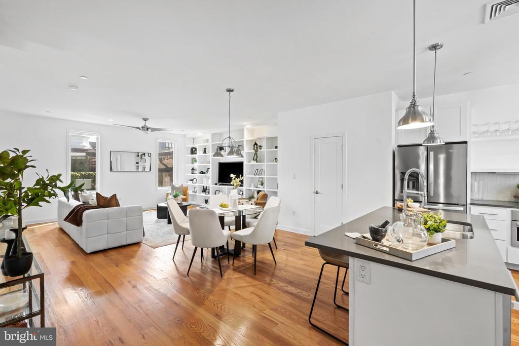 412 MOYER STREET Unit: 11