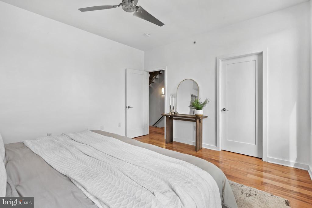412 MOYER STREET Unit: 11
