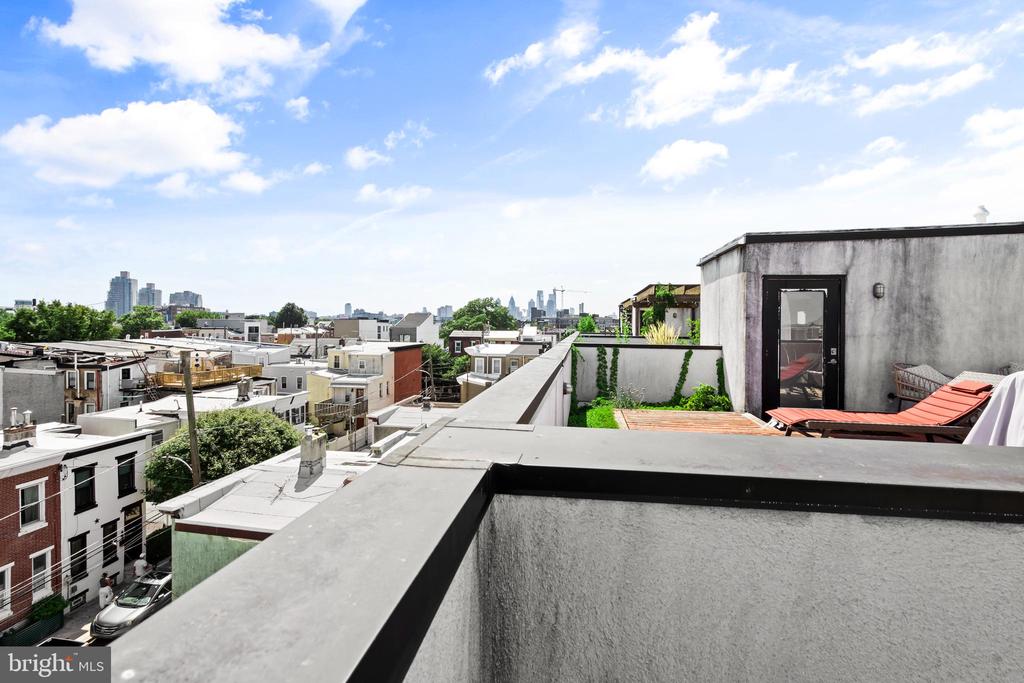 412 MOYER STREET Unit: 11