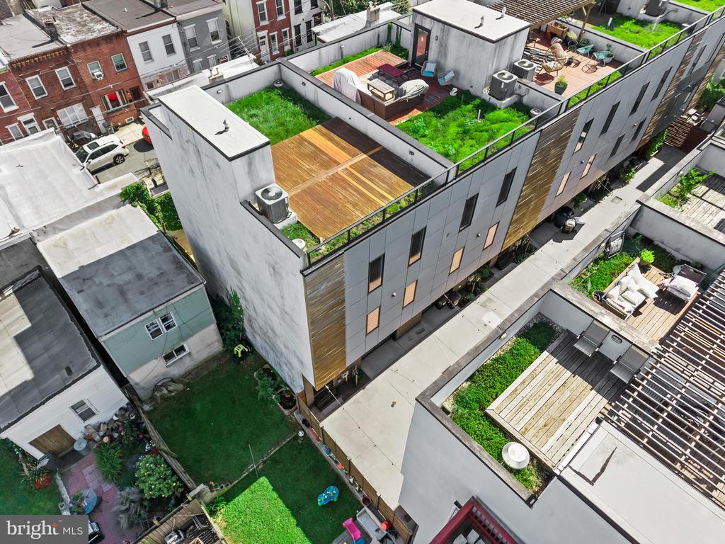 412 MOYER STREET Unit: 11