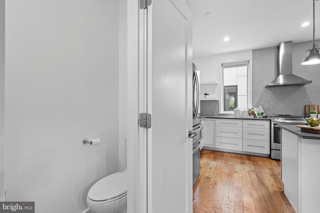 412 MOYER STREET Unit: 11