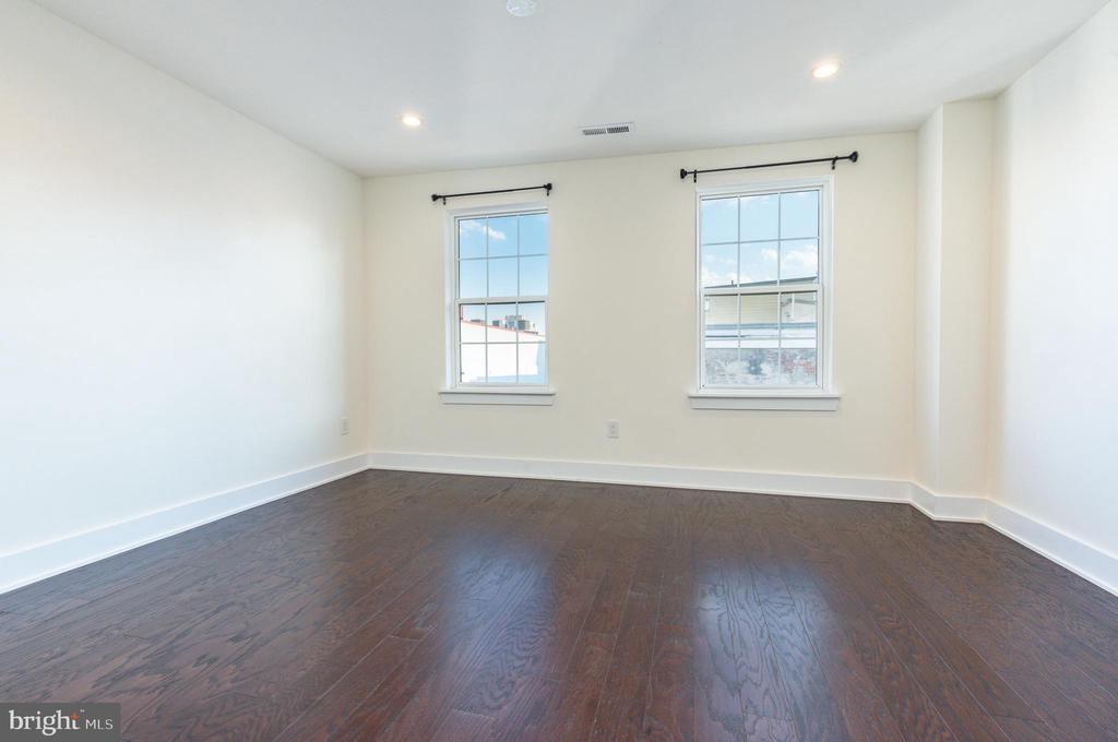 1139 CLAY STREET Unit: 2