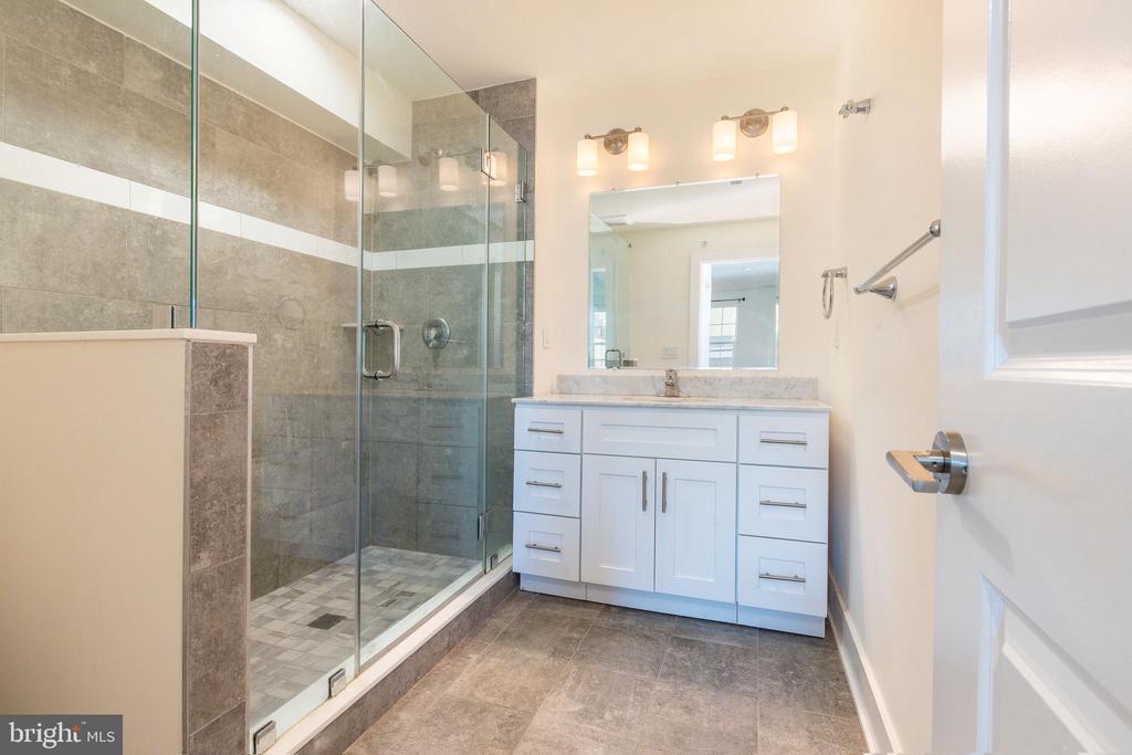 1139 CLAY STREET Unit: 2