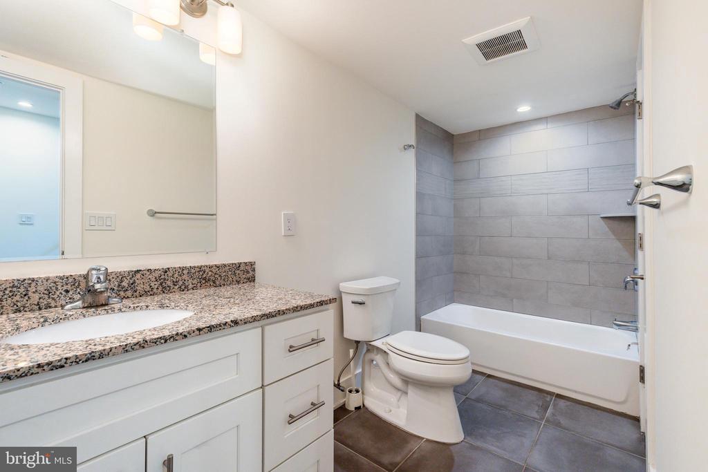 1139 CLAY STREET Unit: 2