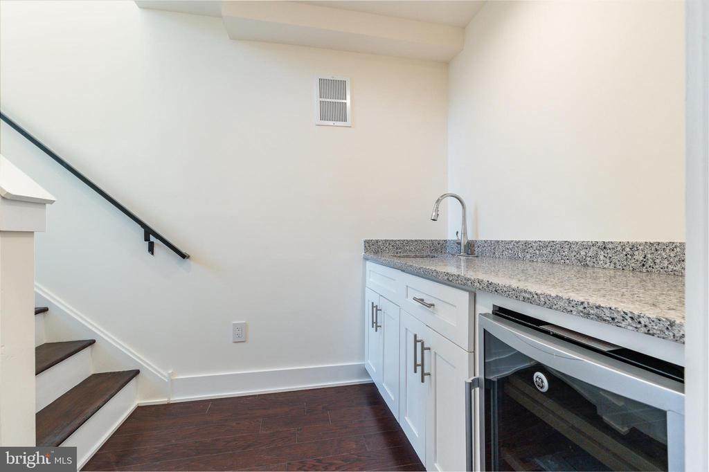 1139 CLAY STREET Unit: 2