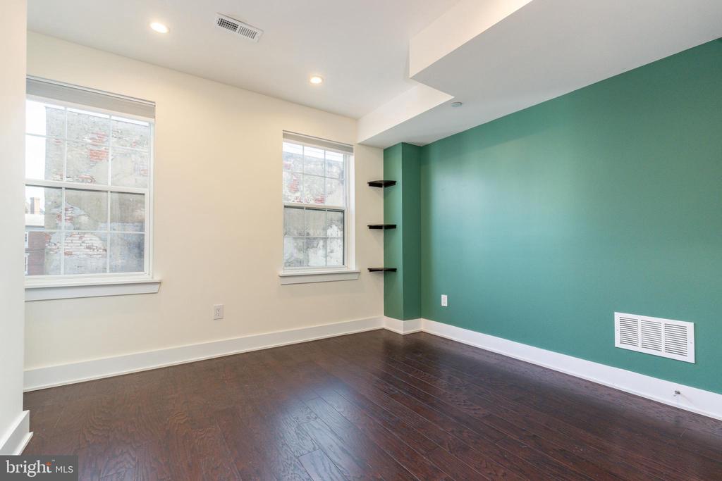 1139 CLAY STREET Unit: 2