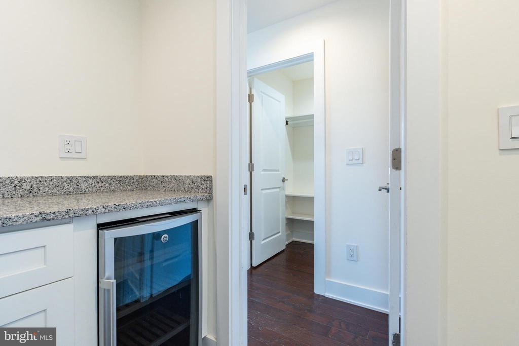 1139 CLAY STREET Unit: 2
