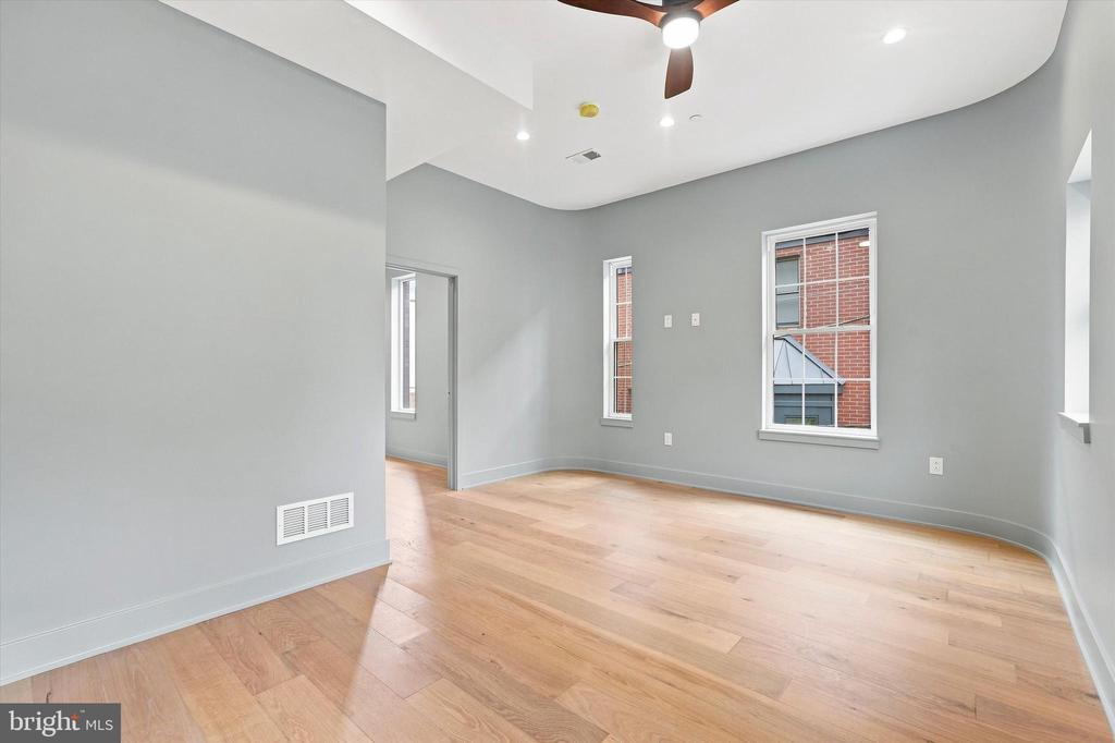 524 S 17TH STREET