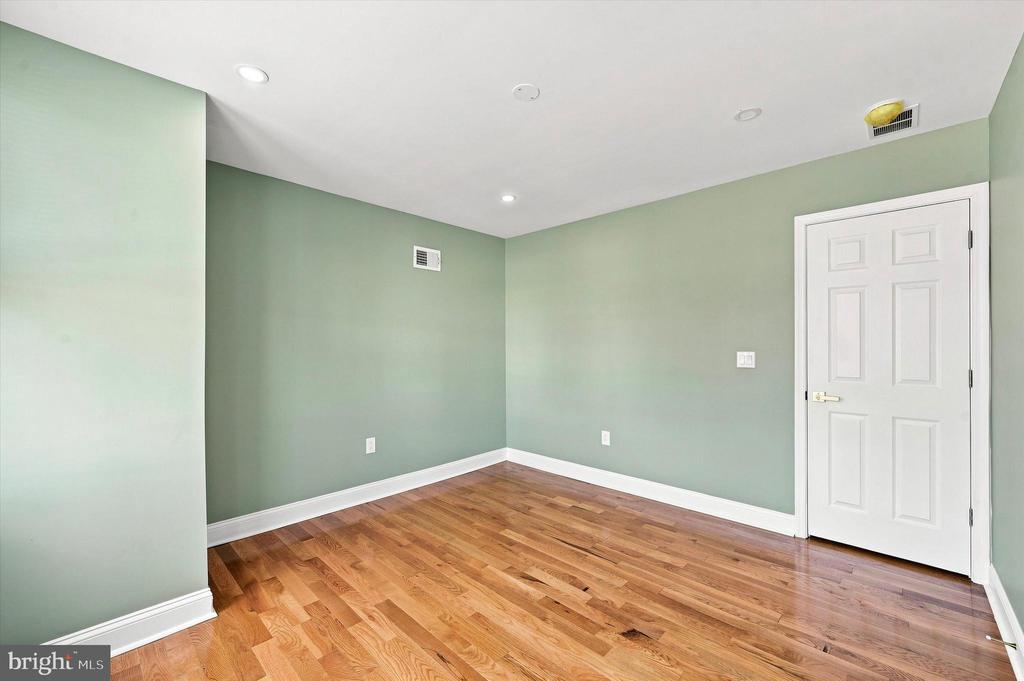 1942 S 56TH STREET