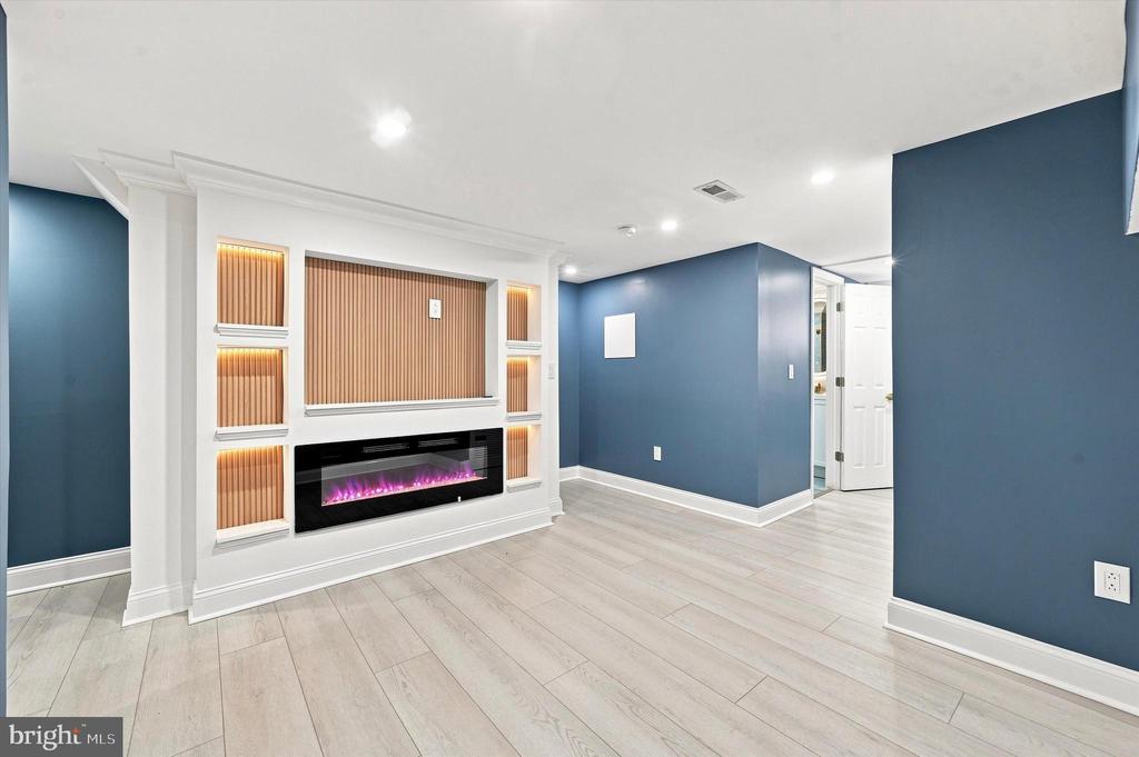 1942 S 56TH STREET
