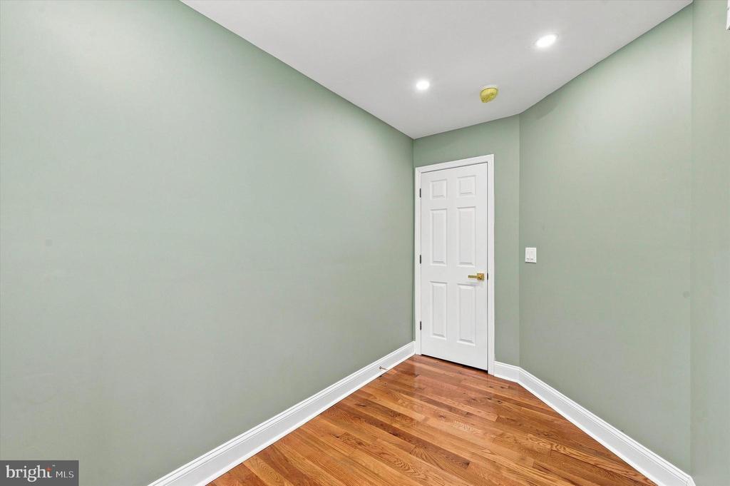 1942 S 56TH STREET