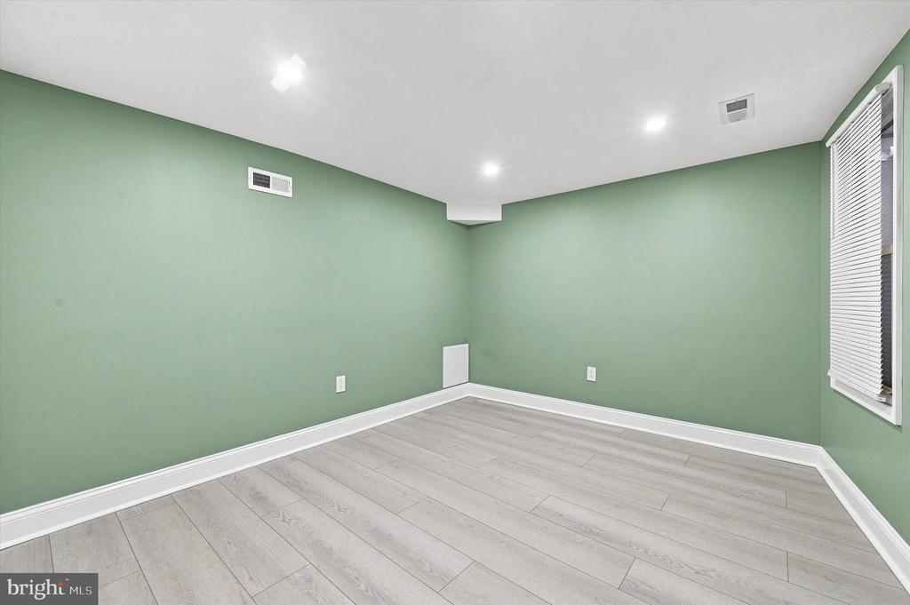 1942 S 56TH STREET