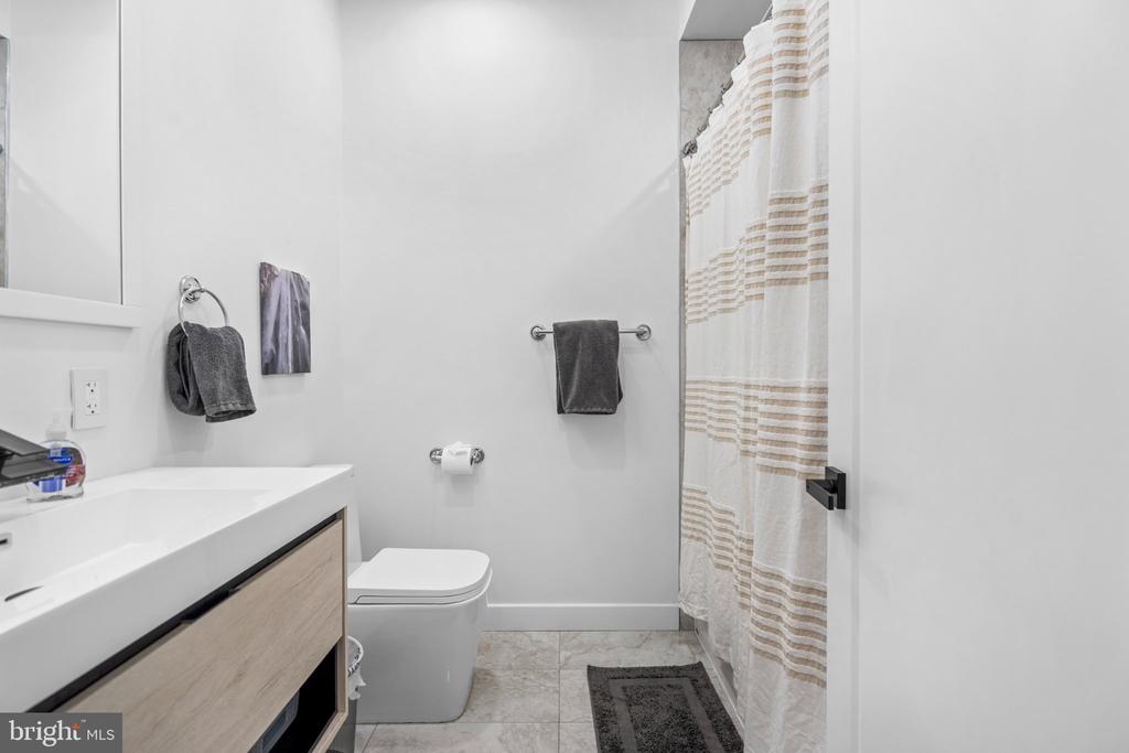 2808 W MASTER STREET Unit: 2